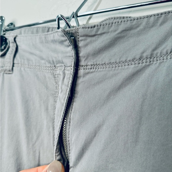 Ann Taylor Pants Signature Trouser Fit Gray Flat Front Straight Leg Slacks SZ 12 - Picture 6 of 16